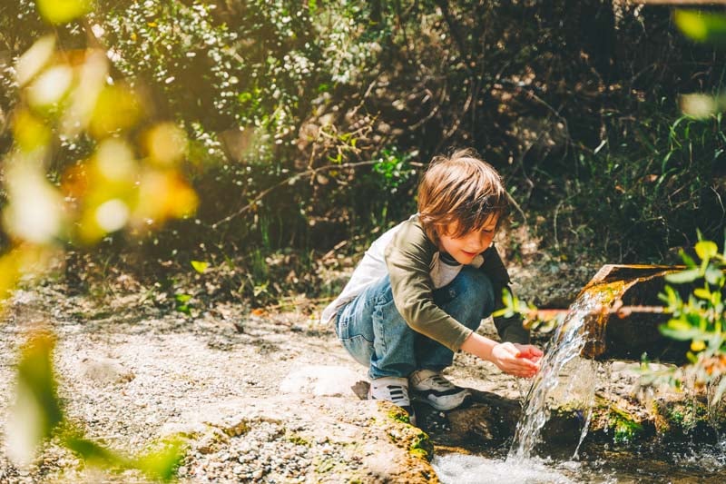 child-and-water